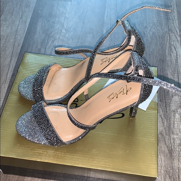 Thalia Sodi Darria Strappy Sandals - Picture 8 of 12